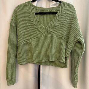 Kendall and Kylie Green V-Neck Ribbed cropped Sweater size xs